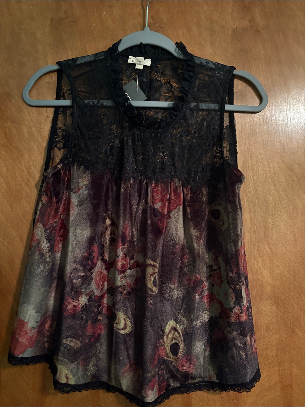 POL Lace Yoke Floral Sleeveless Top - Black & Burgundy